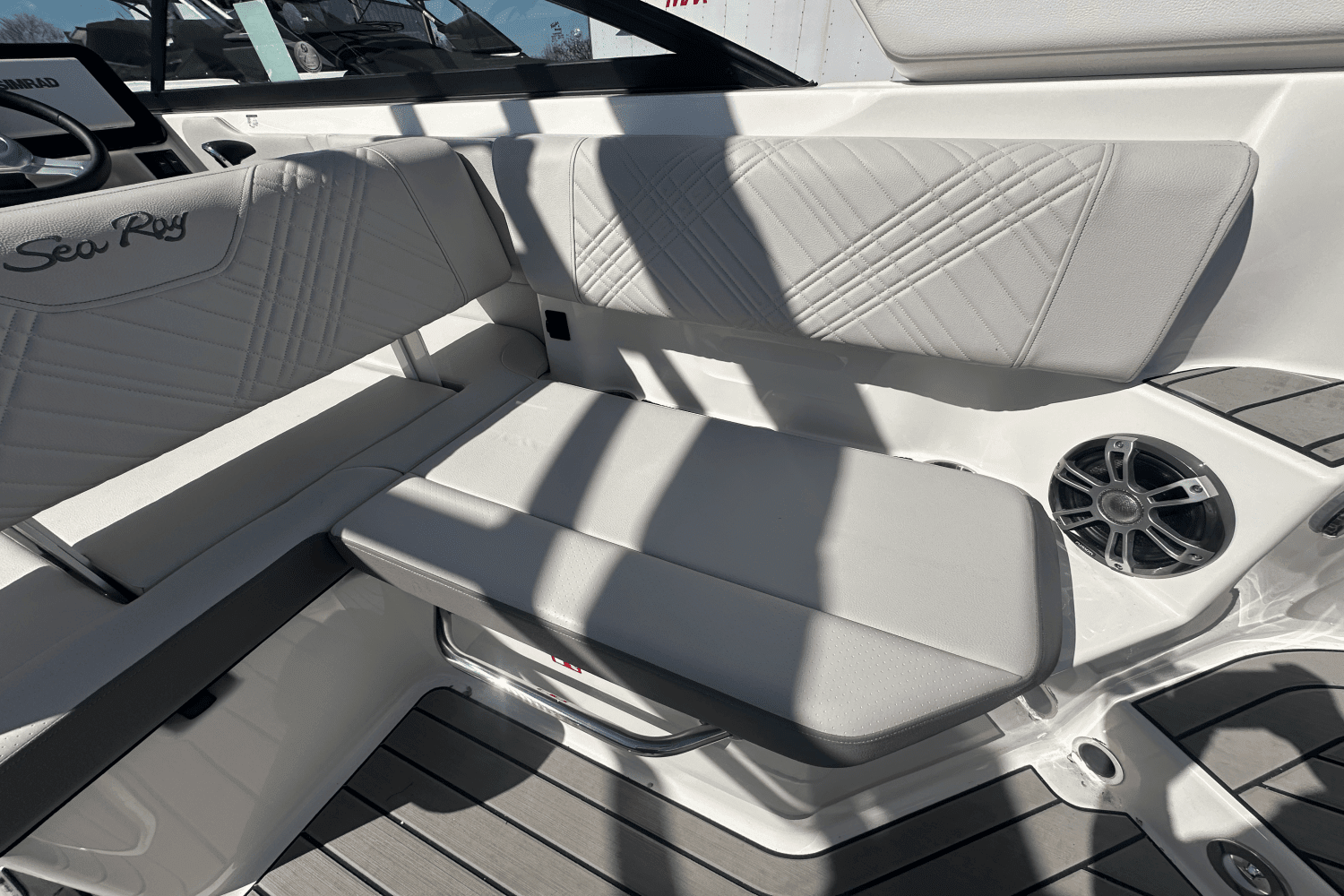 2025 Sea Ray SDX 250 Surf Image Thumbnail #10