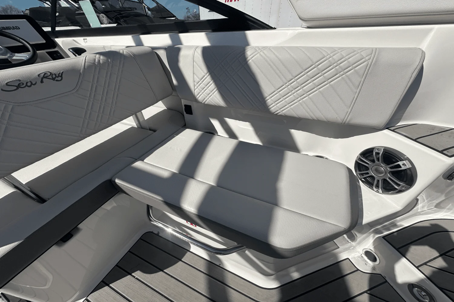 2025 Sea Ray SDX 250 Surf Image Thumbnail #10