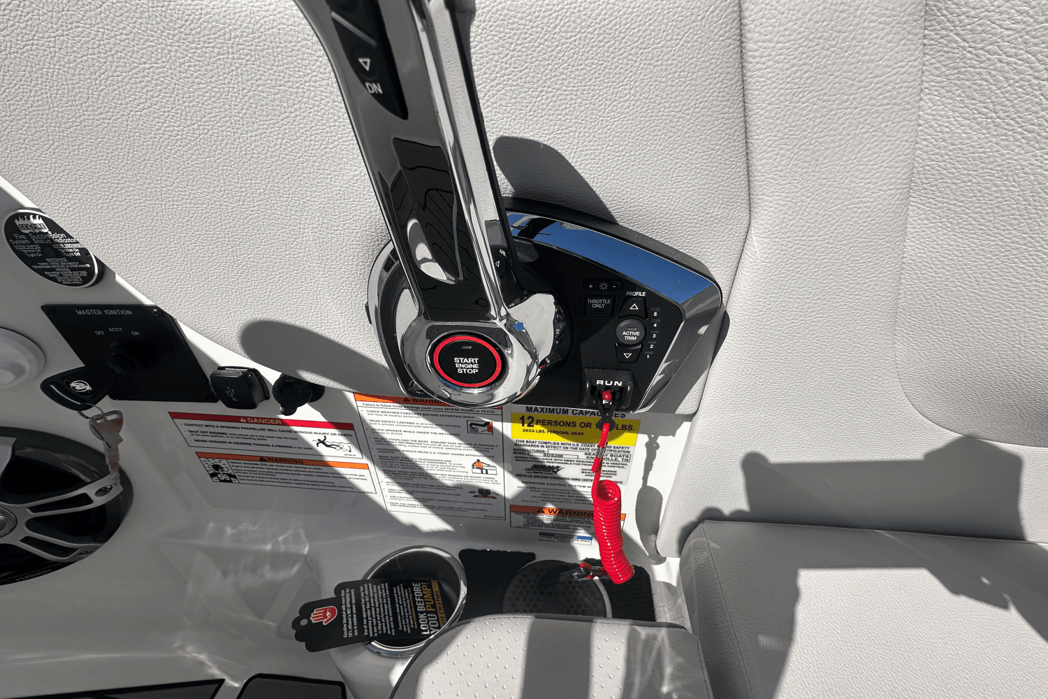 2025 Sea Ray SDX 250 Surf Image Thumbnail #24