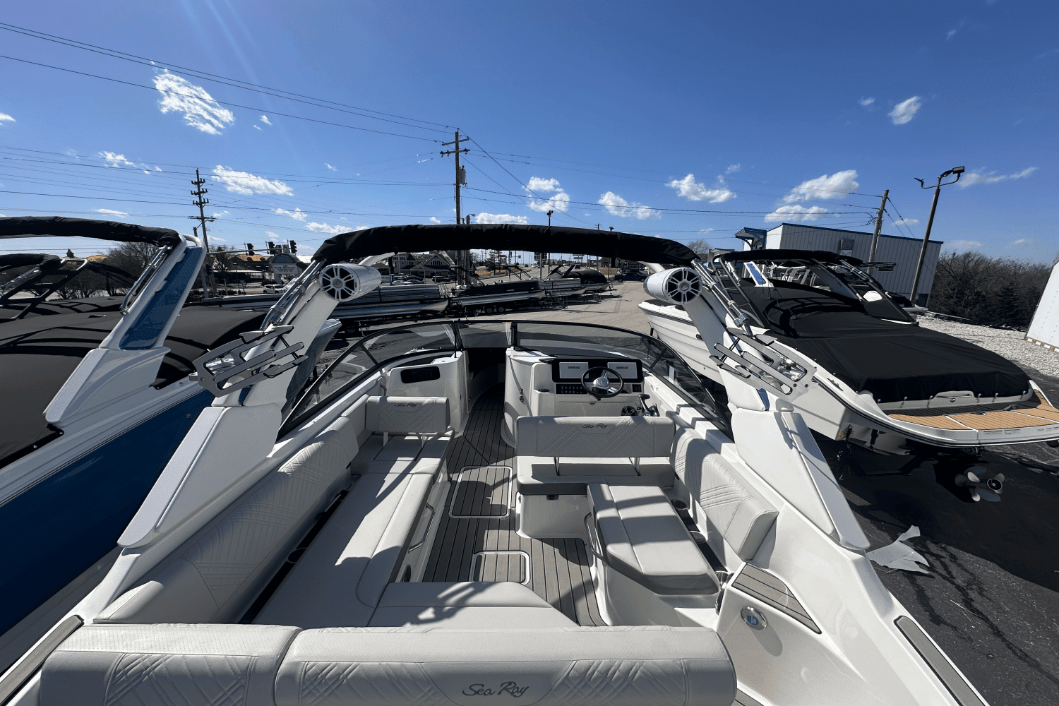 2025 Sea Ray SDX 250 Surf Image Thumbnail #8