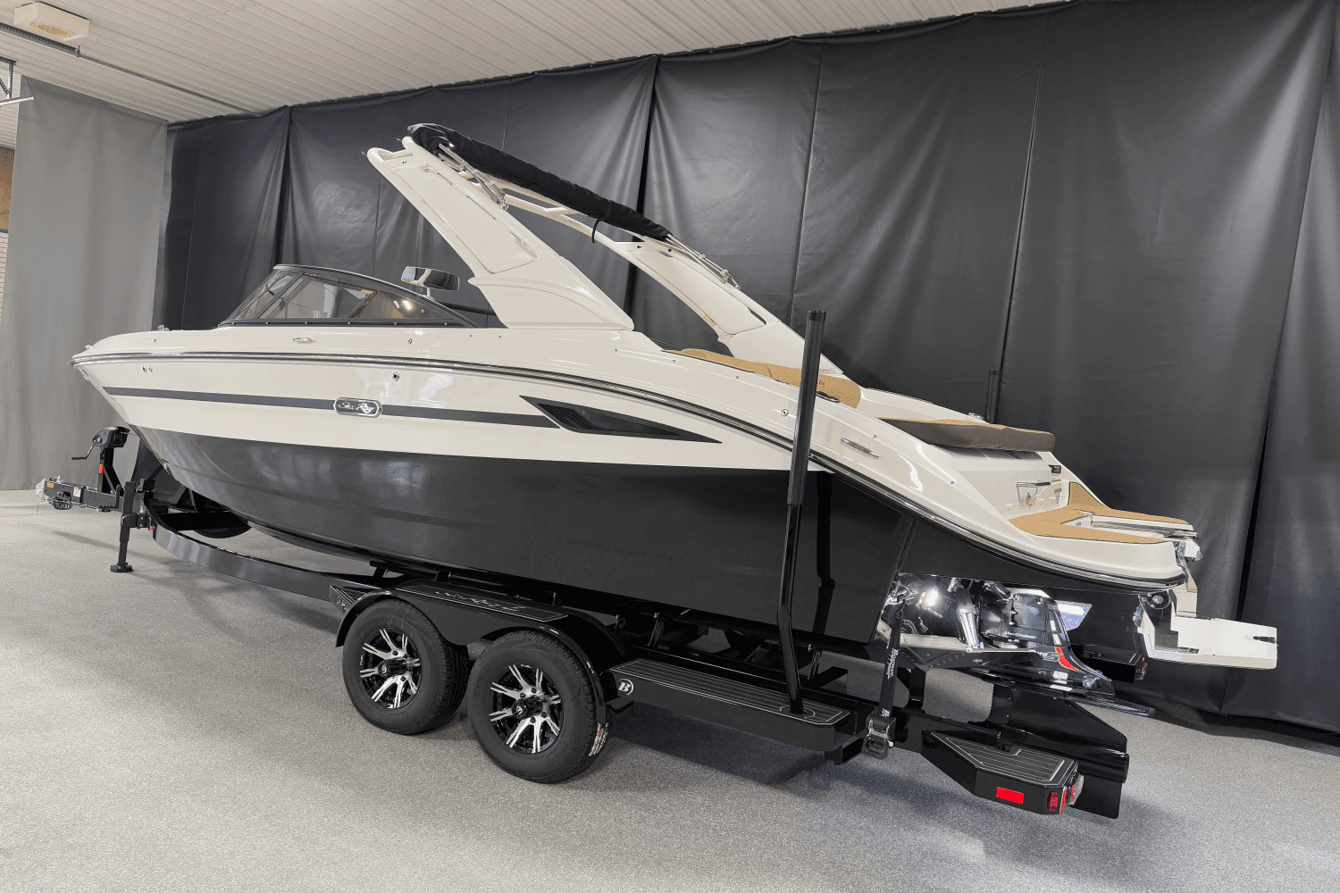 2025 Sea Ray SDX 250 Surf Image Thumbnail #3