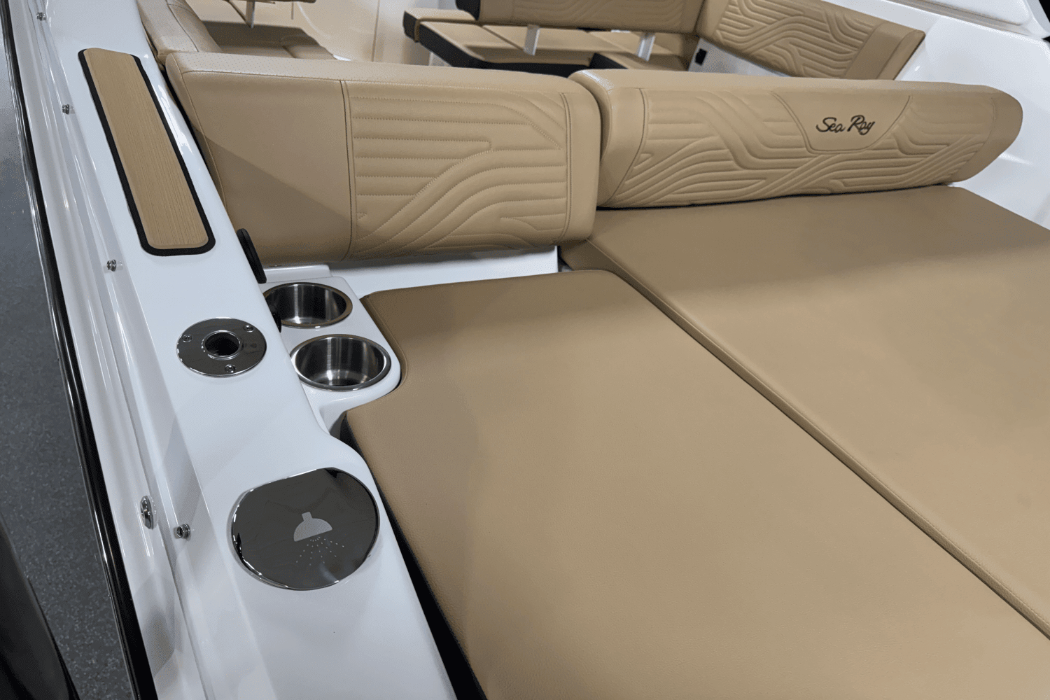 2025 Sea Ray SDX 250 Surf Image Thumbnail #36