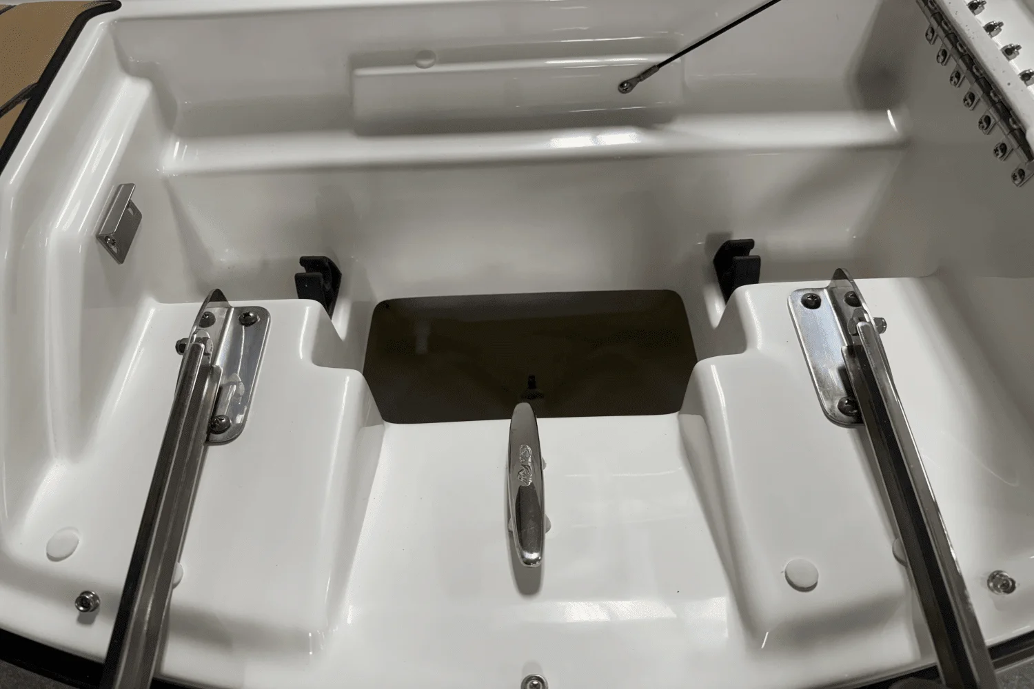 2025 Sea Ray SDX 250 Surf Image Thumbnail #18