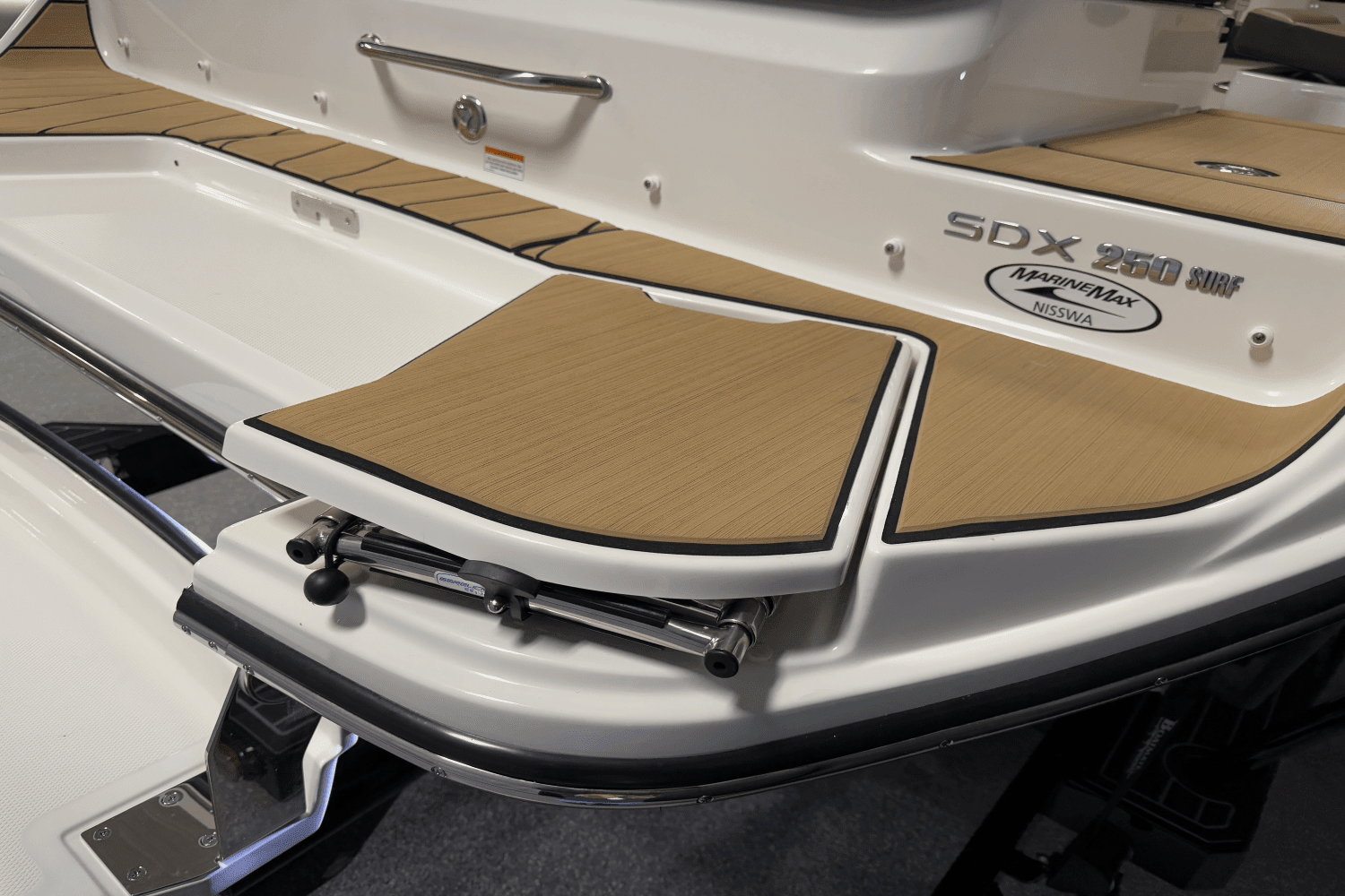 2025 Sea Ray SDX 250 Surf Image Thumbnail #28