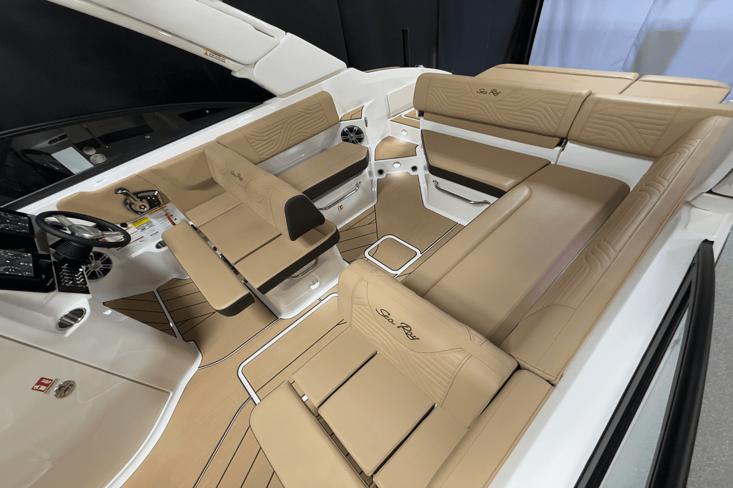 2025 Sea Ray SDX 250 Surf Image Thumbnail #6