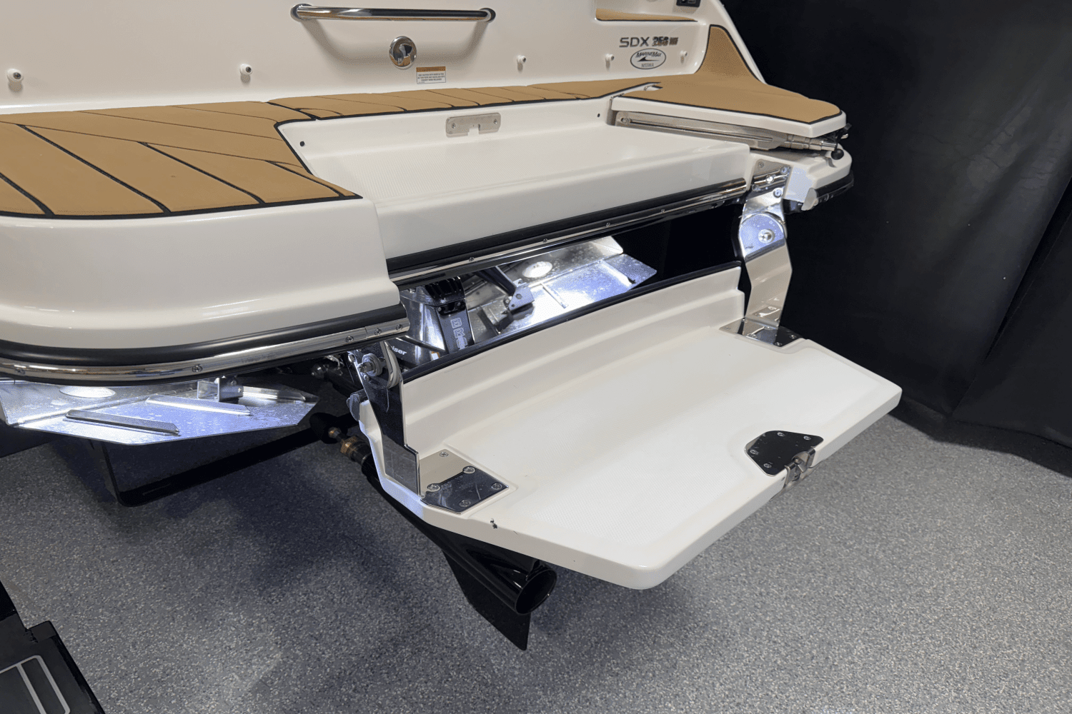 2025 Sea Ray SDX 250 Surf Image Thumbnail #25