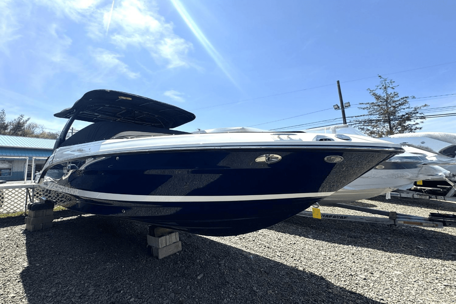 2025 Sea Ray SLX 260 Image Thumbnail #2