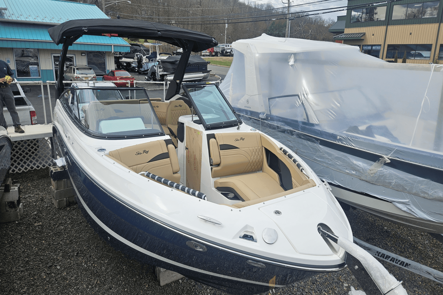 2025 Sea Ray SLX 260 Image Thumbnail #9