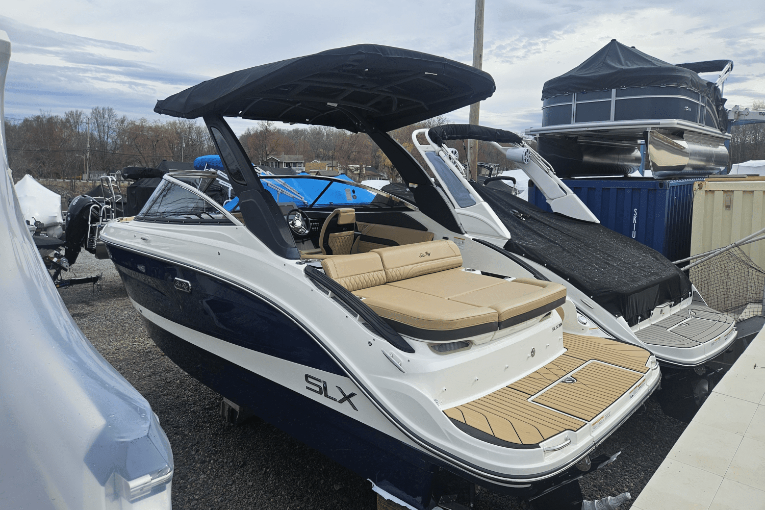 2025 Sea Ray SLX 260 Image Thumbnail #7