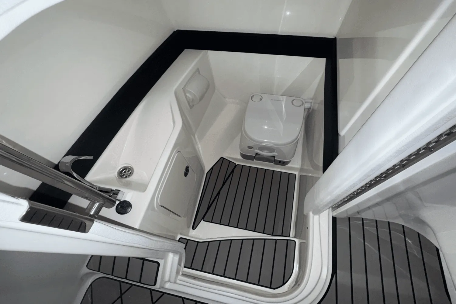 2025 Sea Ray SLX 280 Image Thumbnail #28