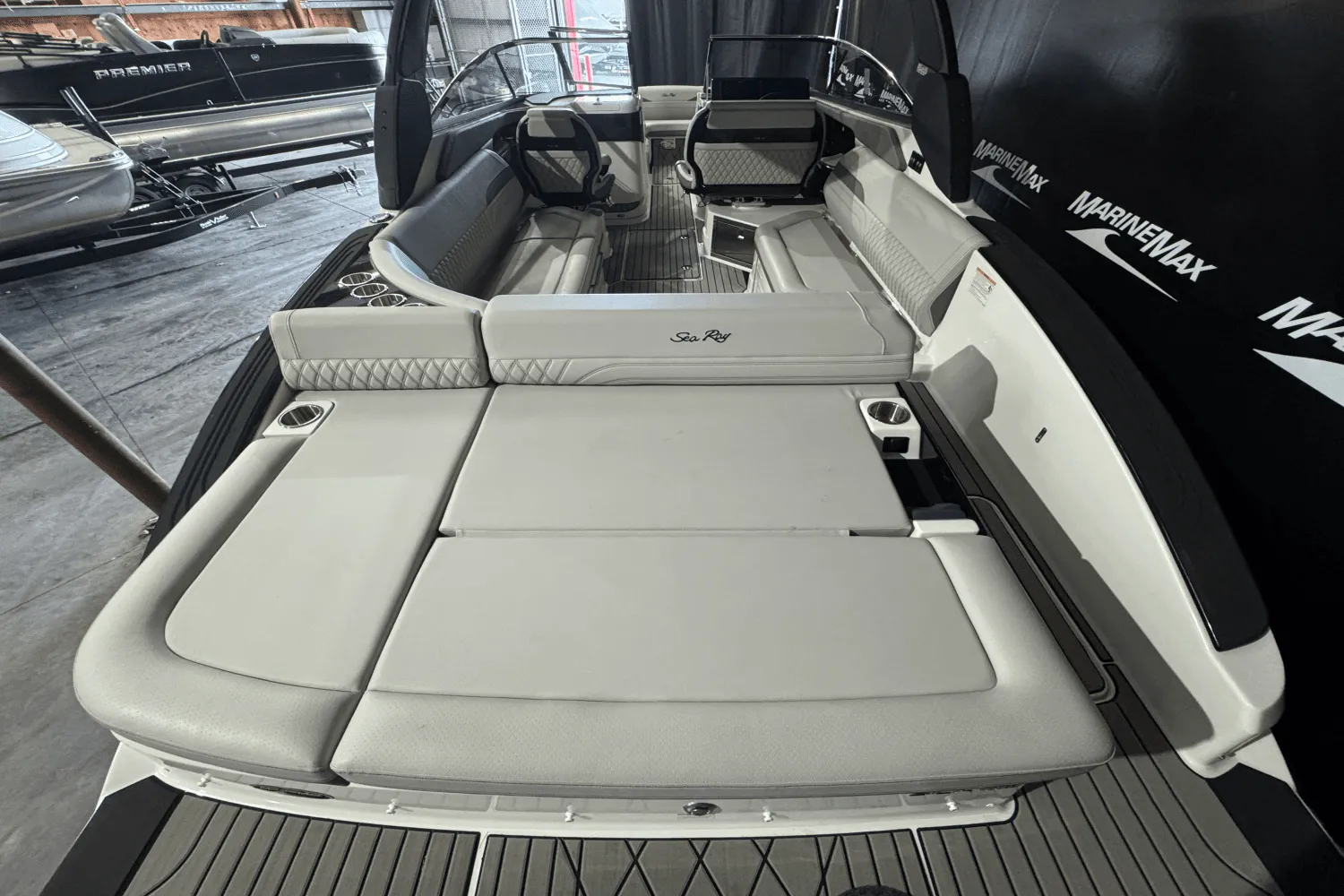 2025 Sea Ray SLX 280 Image Thumbnail #6