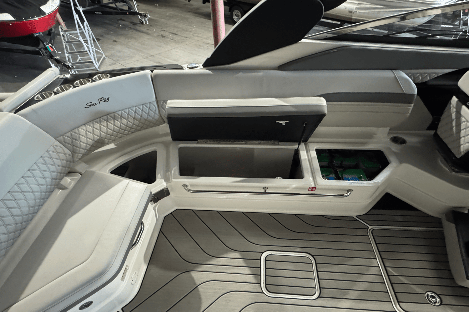 2025 Sea Ray SLX 280 Image Thumbnail #18