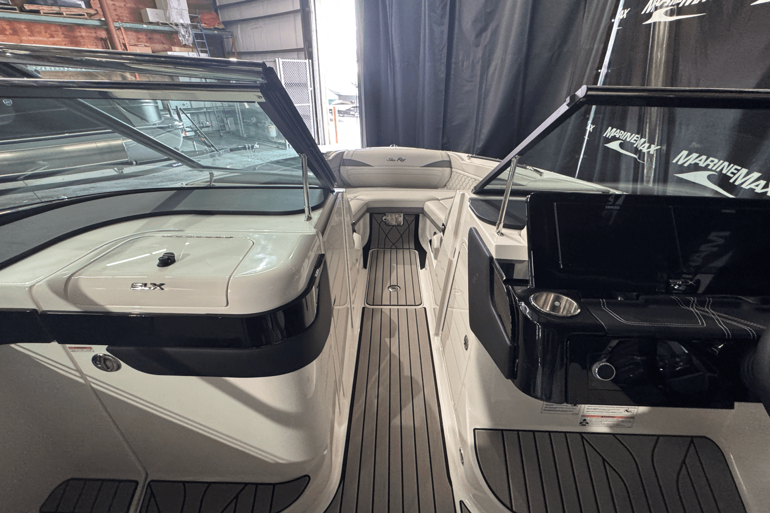 2025 Sea Ray SLX 280 Image Thumbnail #34