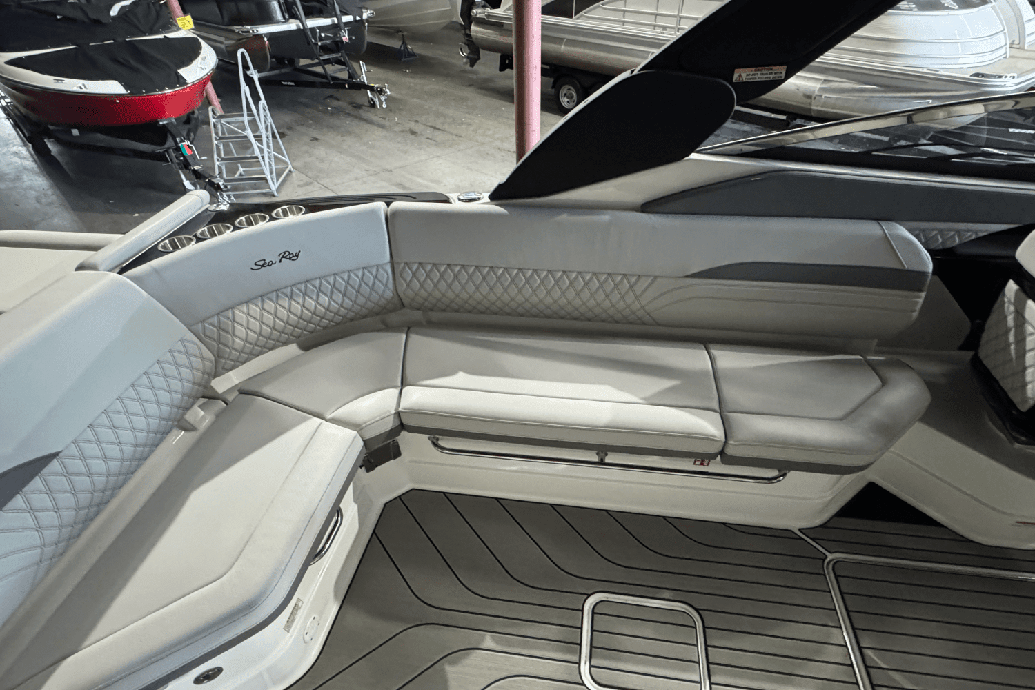 2025 Sea Ray SLX 280 Image Thumbnail #17