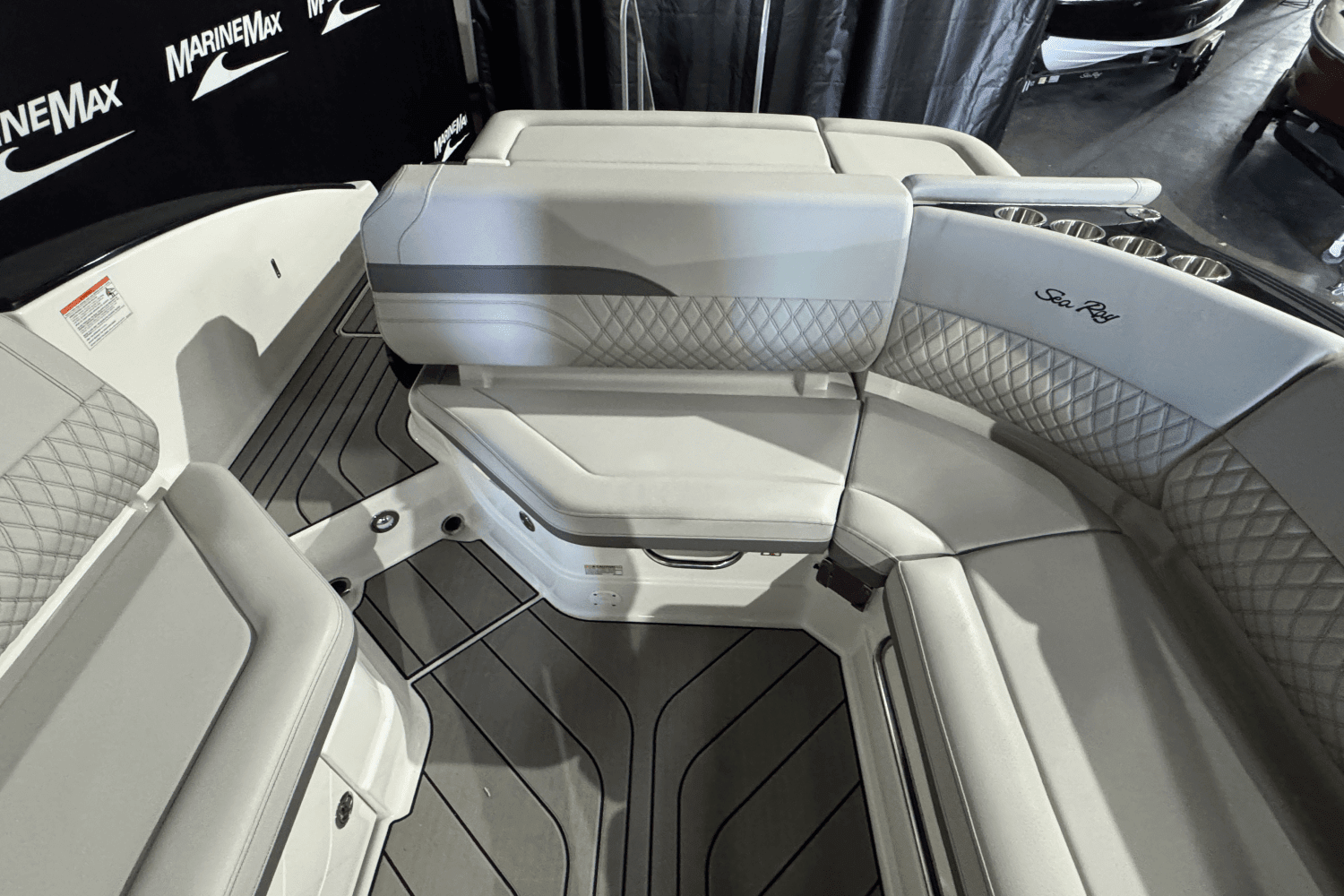 2025 Sea Ray SLX 280 Image Thumbnail #14