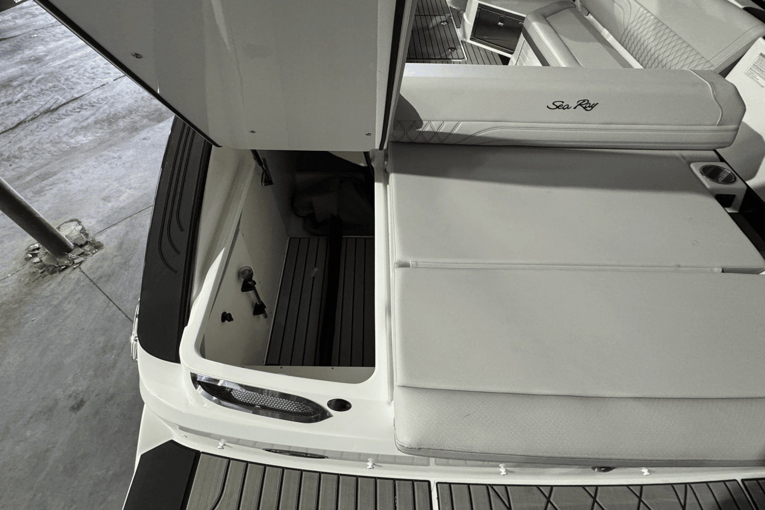 2025 Sea Ray SLX 280 Image Thumbnail #8