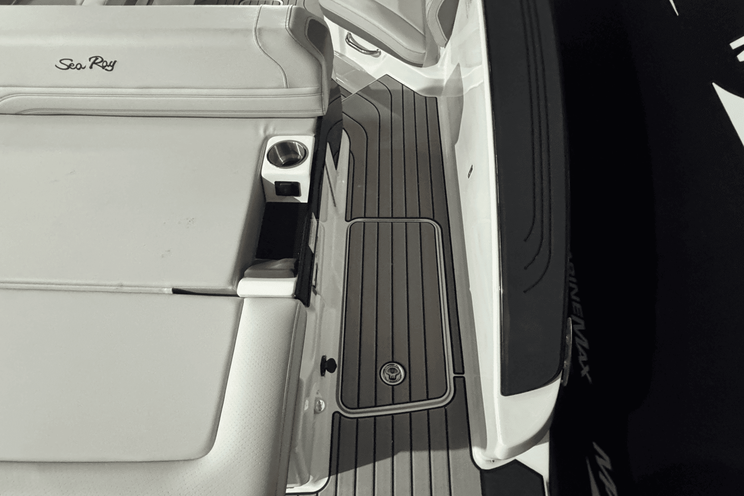 2025 Sea Ray SLX 280 Image Thumbnail #10