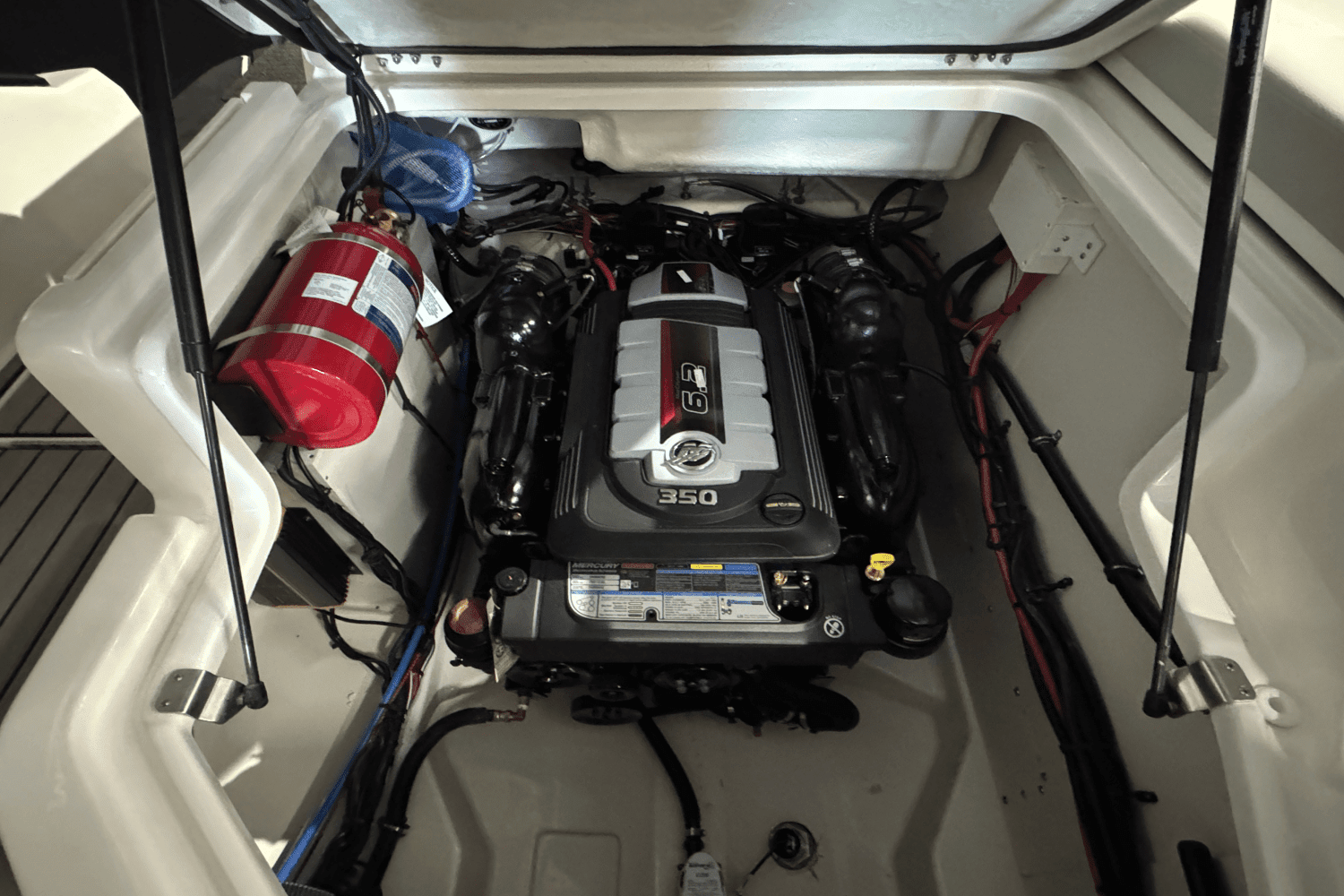 2025 Sea Ray SLX 280 Image Thumbnail #16