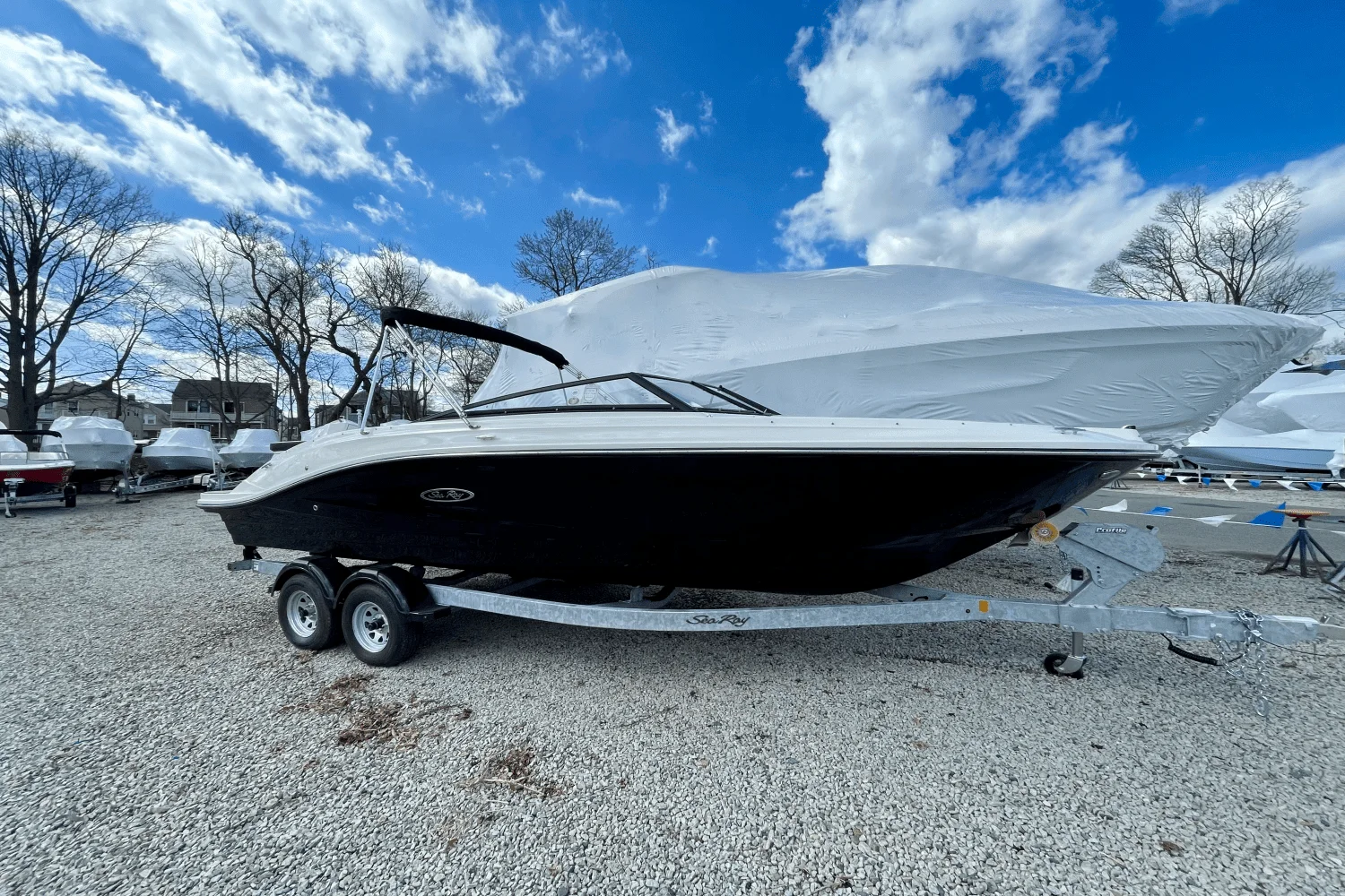 2025 Sea Ray SPX 230 Outboard Image Thumbnail #1