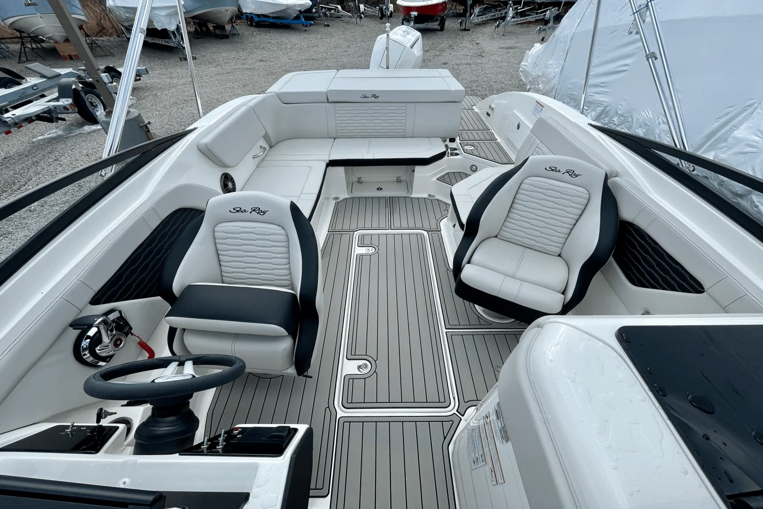 2025 Sea Ray SPX 230 Outboard Image Thumbnail #18