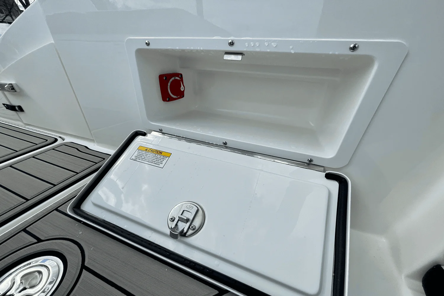 2025 Sea Ray SPX 230 Outboard Image Thumbnail #7