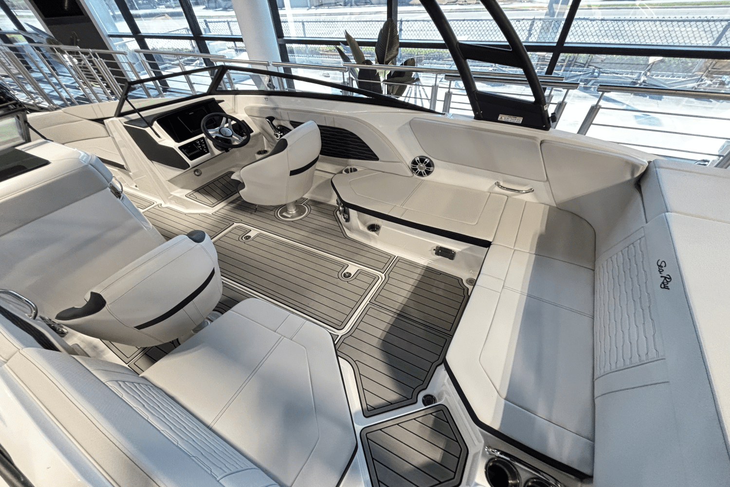 2025 Sea Ray SPX 230 Outboard Image Thumbnail #9