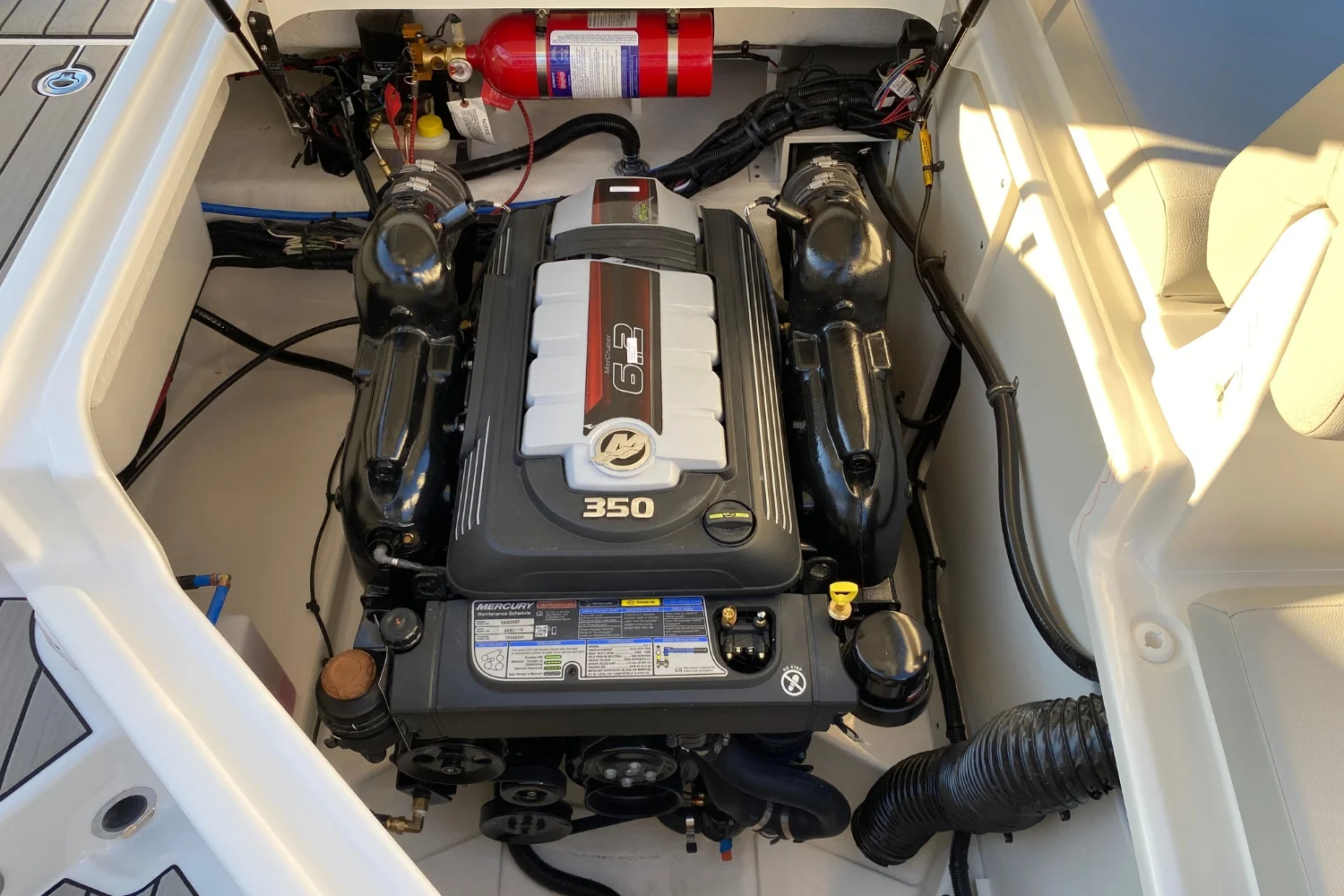 2025 Sea Ray SDX 270 Image Thumbnail #25