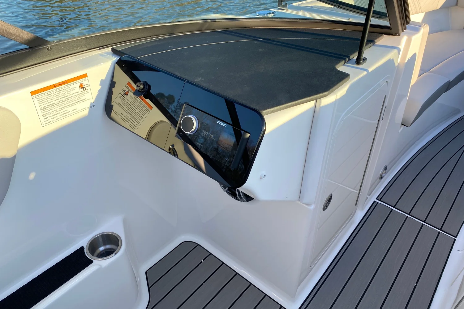 2025 Sea Ray SDX 270 Image Thumbnail #16