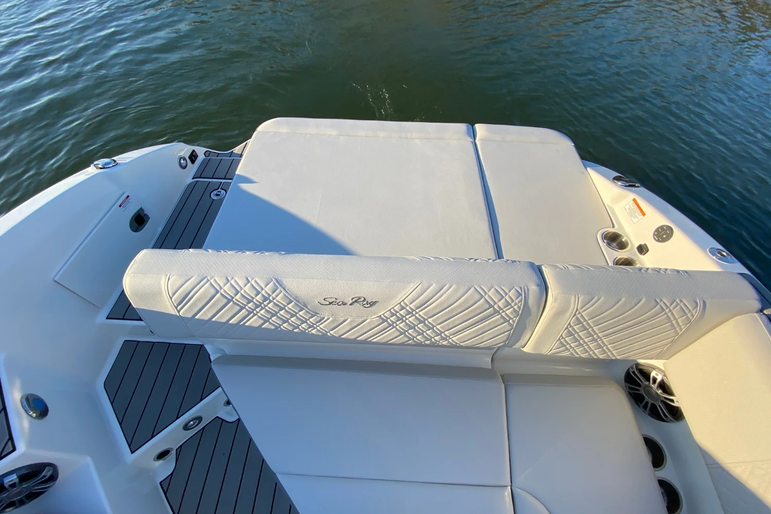 2025 Sea Ray SDX 270 Image Thumbnail #8