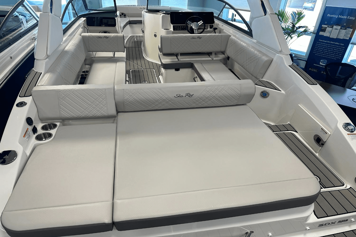 2025 Sea Ray SDX 270 Image Thumbnail #14