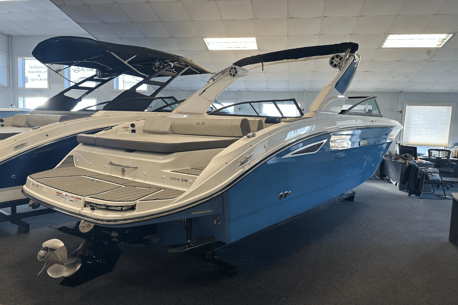 2025 Sea Ray SDX 270 Image Thumbnail #4