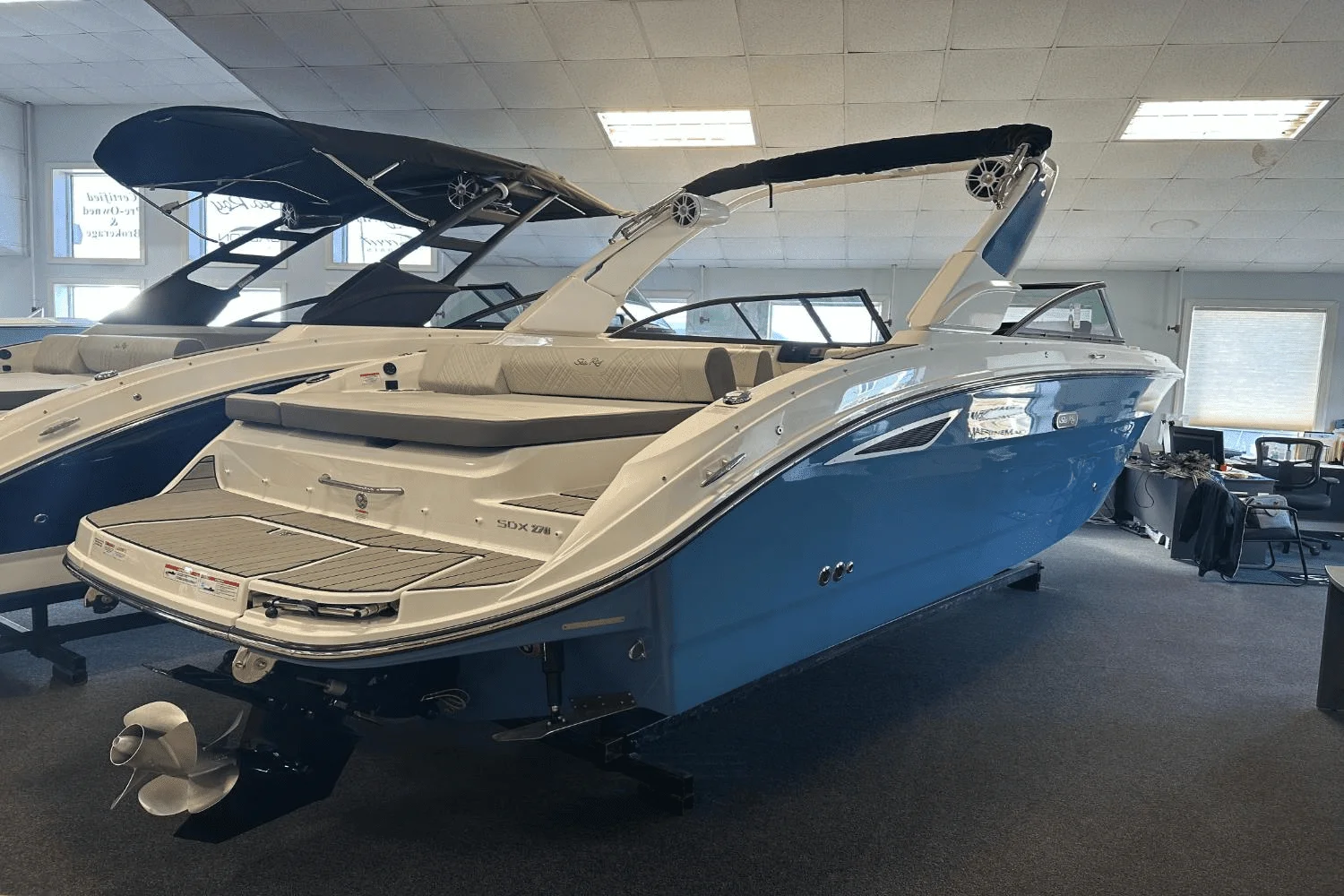 2025 Sea Ray SDX 270 Image Thumbnail #4