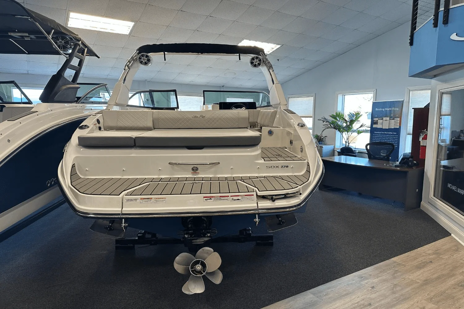 2025 Sea Ray SDX 270 Image Thumbnail #6