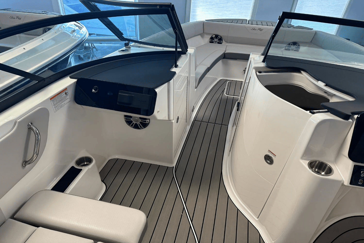 2025 Sea Ray SDX 270 Image Thumbnail #22