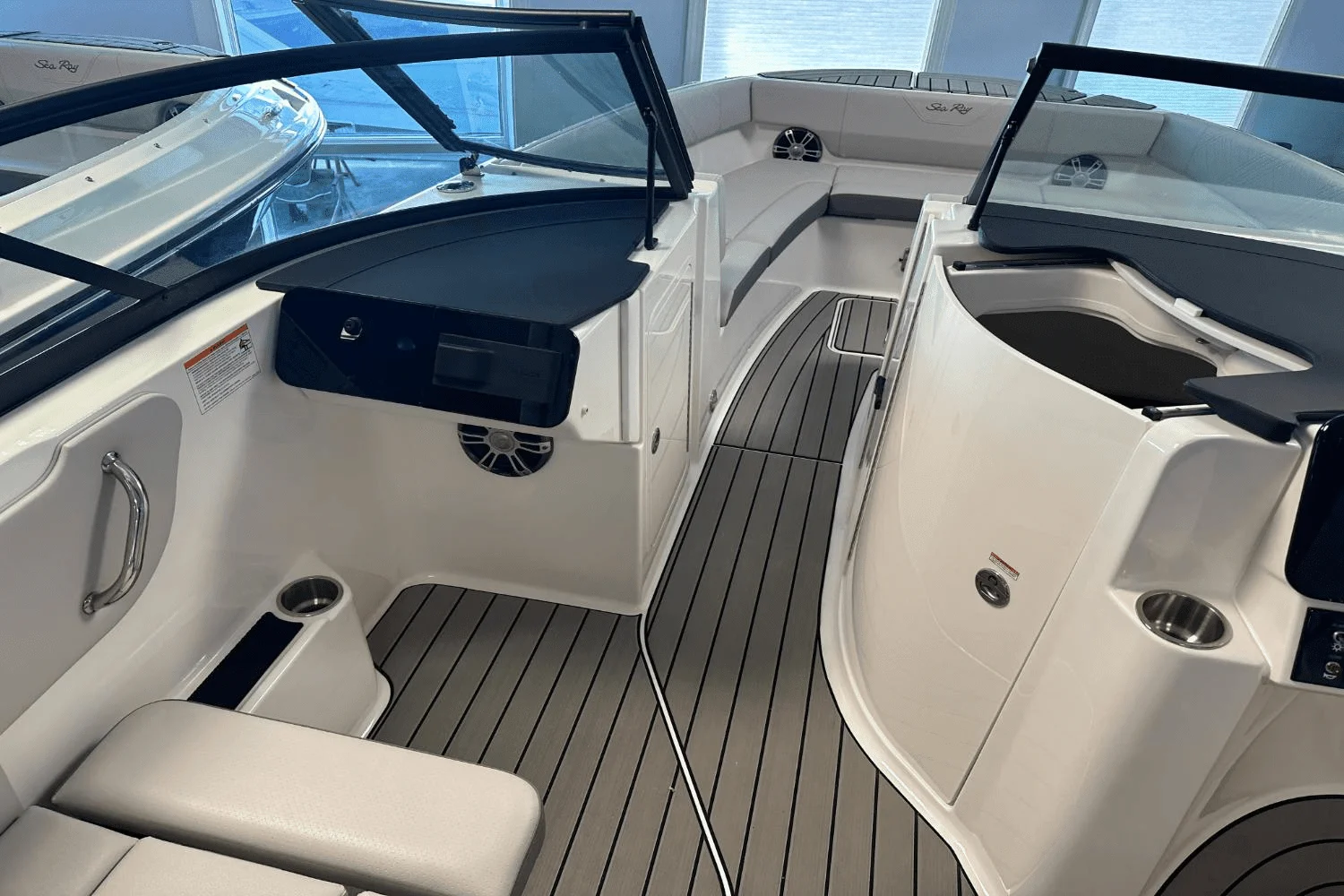 2025 Sea Ray SDX 270 Image Thumbnail #22