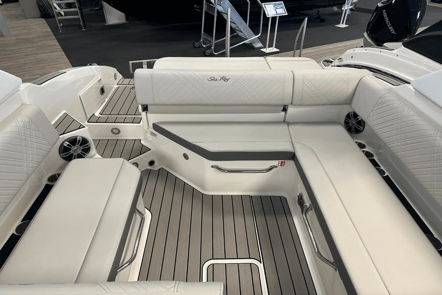 2025 Sea Ray SDX 270 Image Thumbnail #19