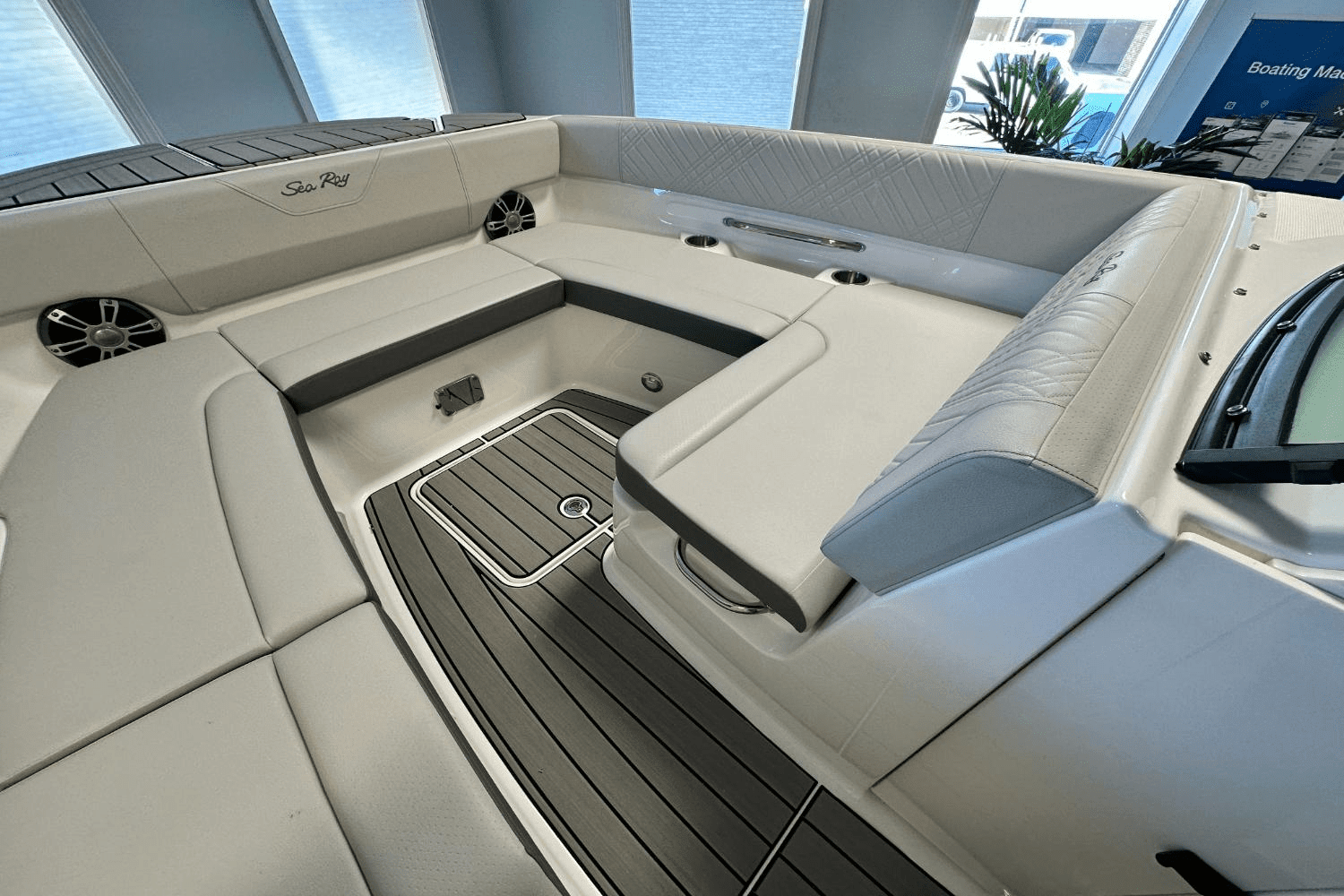 2025 Sea Ray SDX 270 Image Thumbnail #30