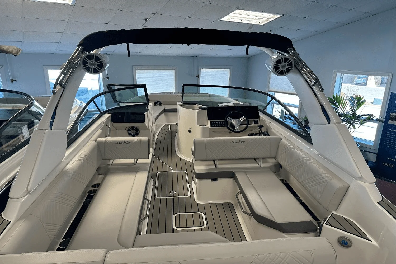 2025 Sea Ray SDX 270 Image Thumbnail #16