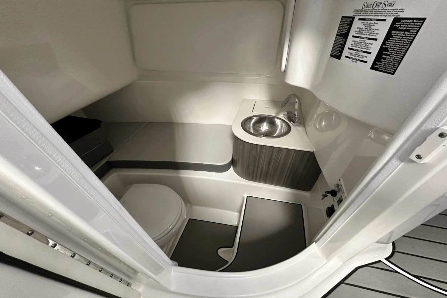 2025 Sea Ray SDX 270 Image Thumbnail #26