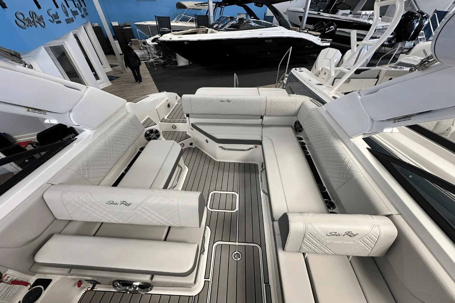 2025 Sea Ray SDX 270 Image Thumbnail #17