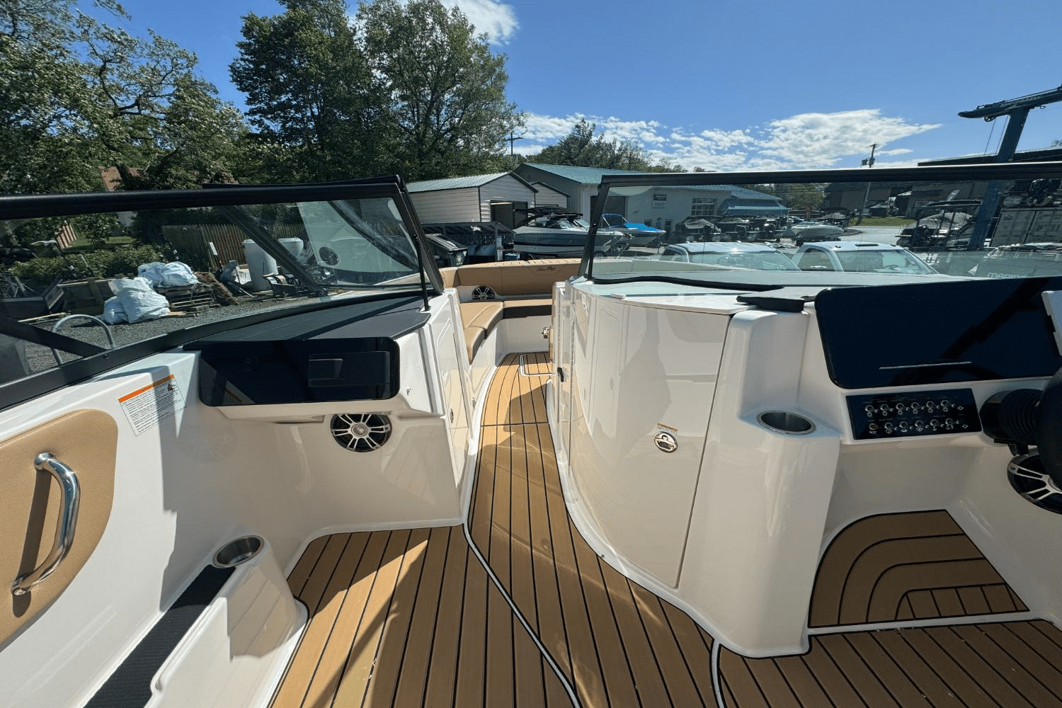 2025 Sea Ray SDX 270 Image Thumbnail #18