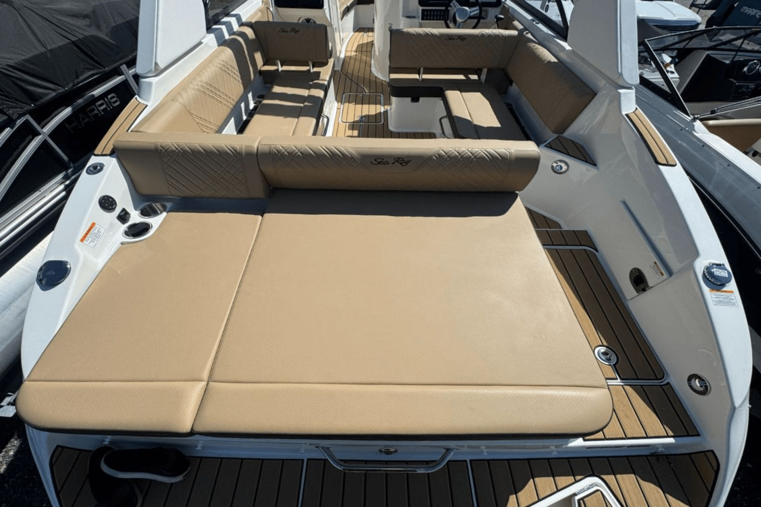 2025 Sea Ray SDX 270 Image Thumbnail #4