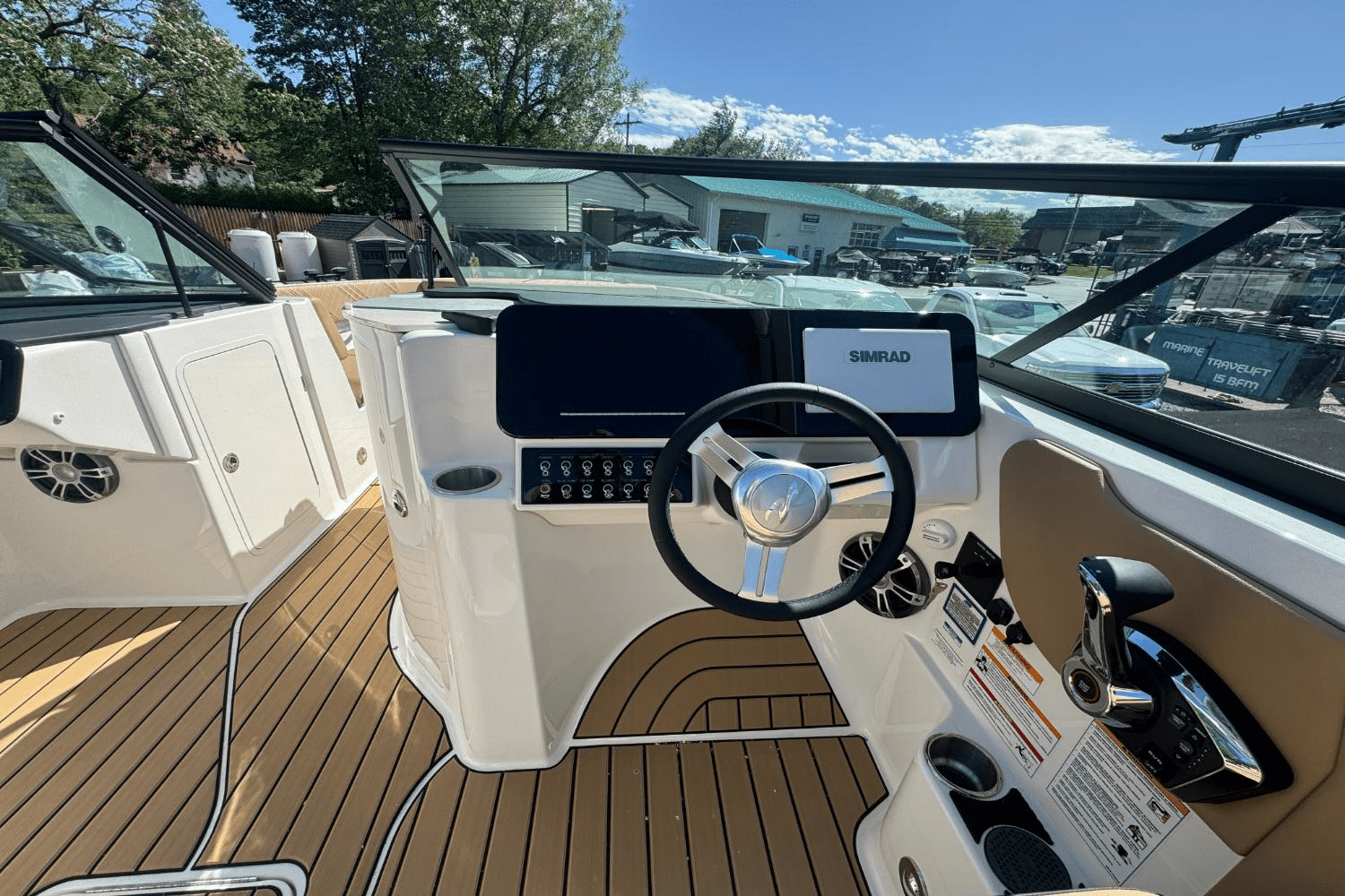 2025 Sea Ray SDX 270 Image Thumbnail #17