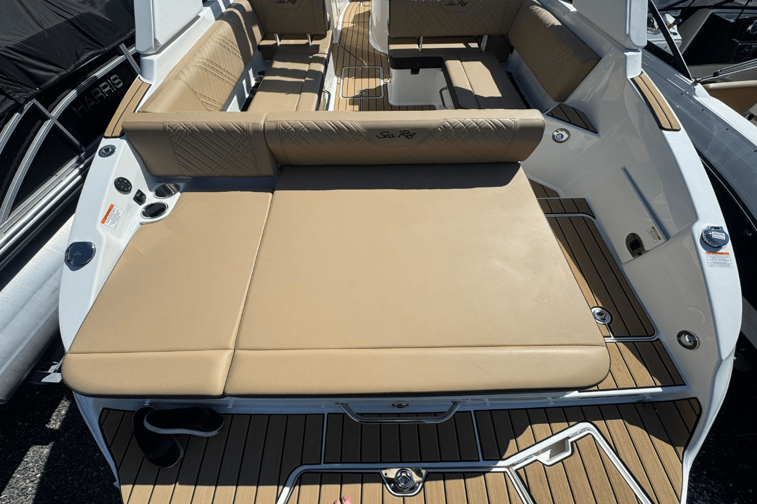 2025 Sea Ray SDX 270 Image Thumbnail #3