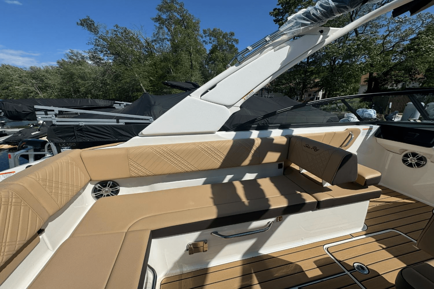 2025 Sea Ray SDX 270 Image Thumbnail #10