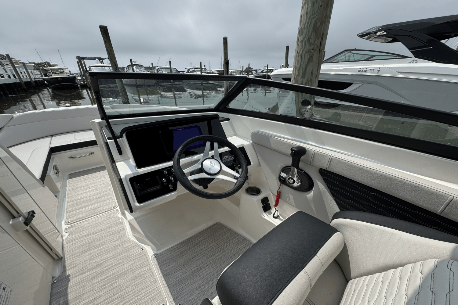 2025 Sea Ray SPX 230 Image Thumbnail #38