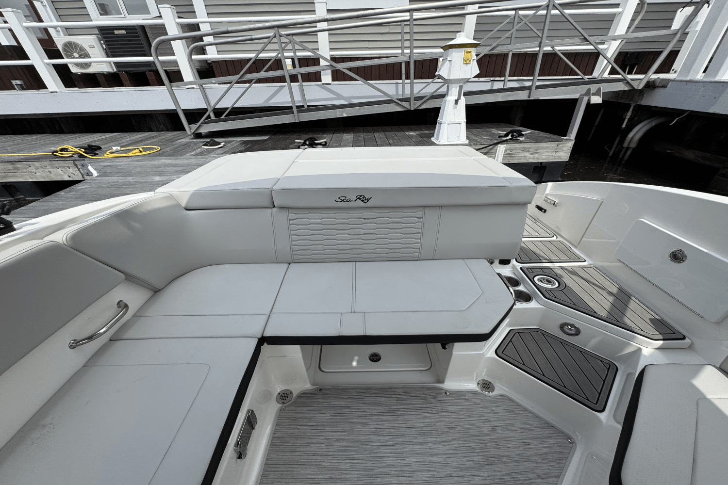 2025 Sea Ray SPX 230 Image Thumbnail #19