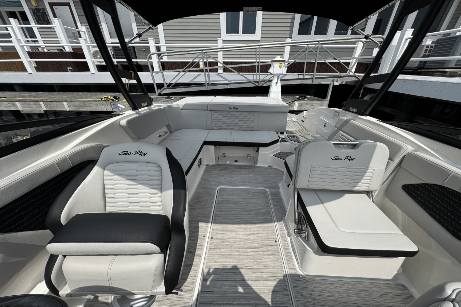 2025 Sea Ray SPX 230 Image Thumbnail #32