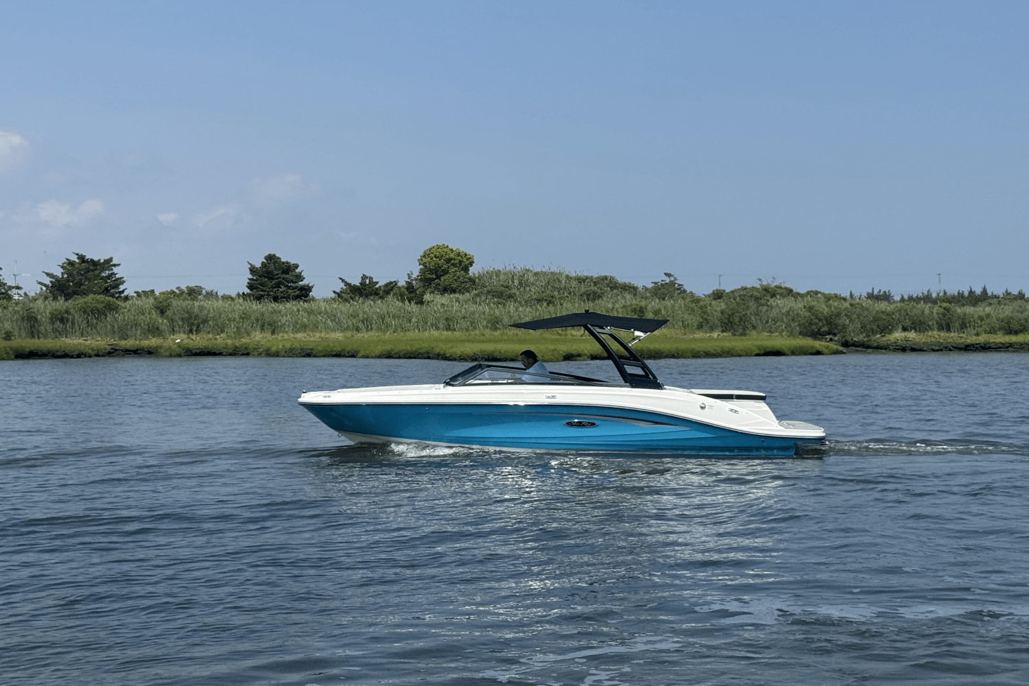 2025 Sea Ray SPX 230 Image Thumbnail #1