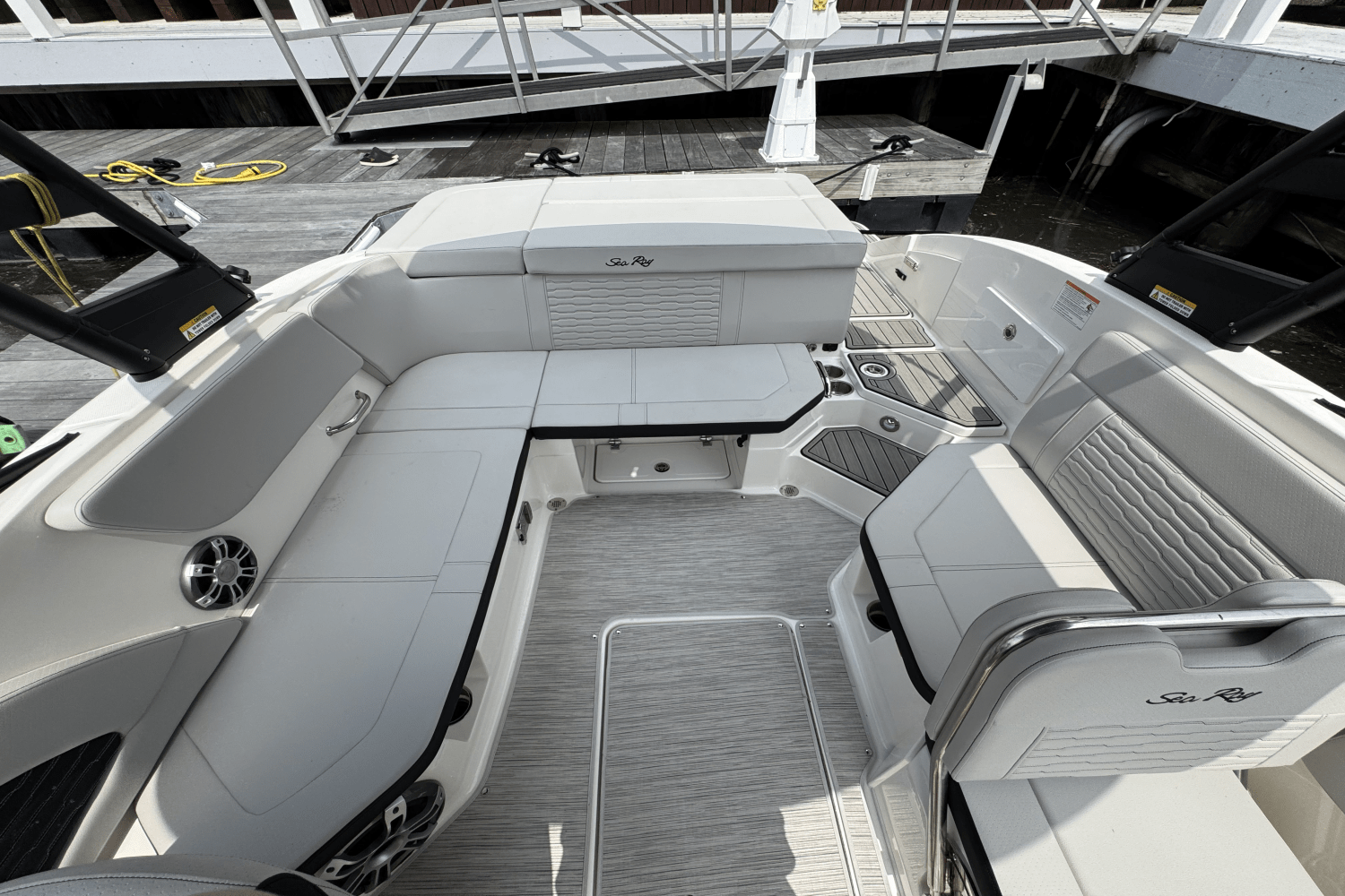 2025 Sea Ray SPX 230 Image Thumbnail #17